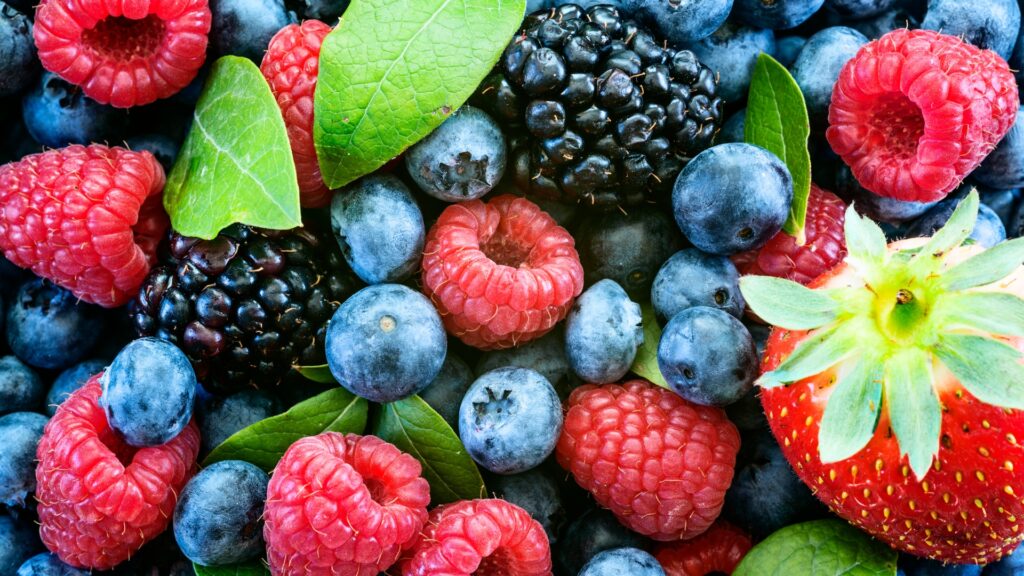 Berries: Antioxidant-Rich Detoxifiers